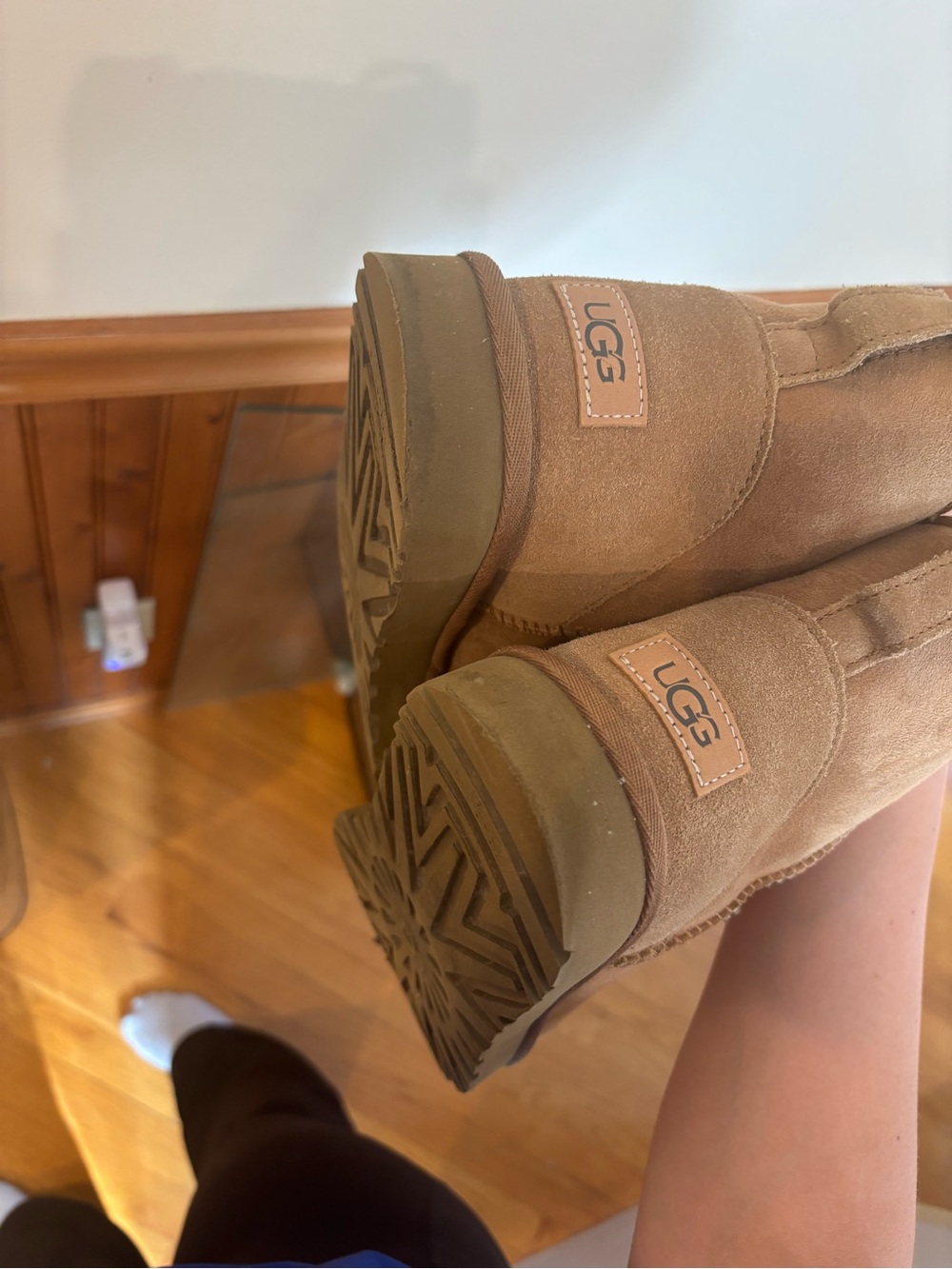 Ugg Classic Chestnut Suede Shearling Short Boots - Picture 4 of 8